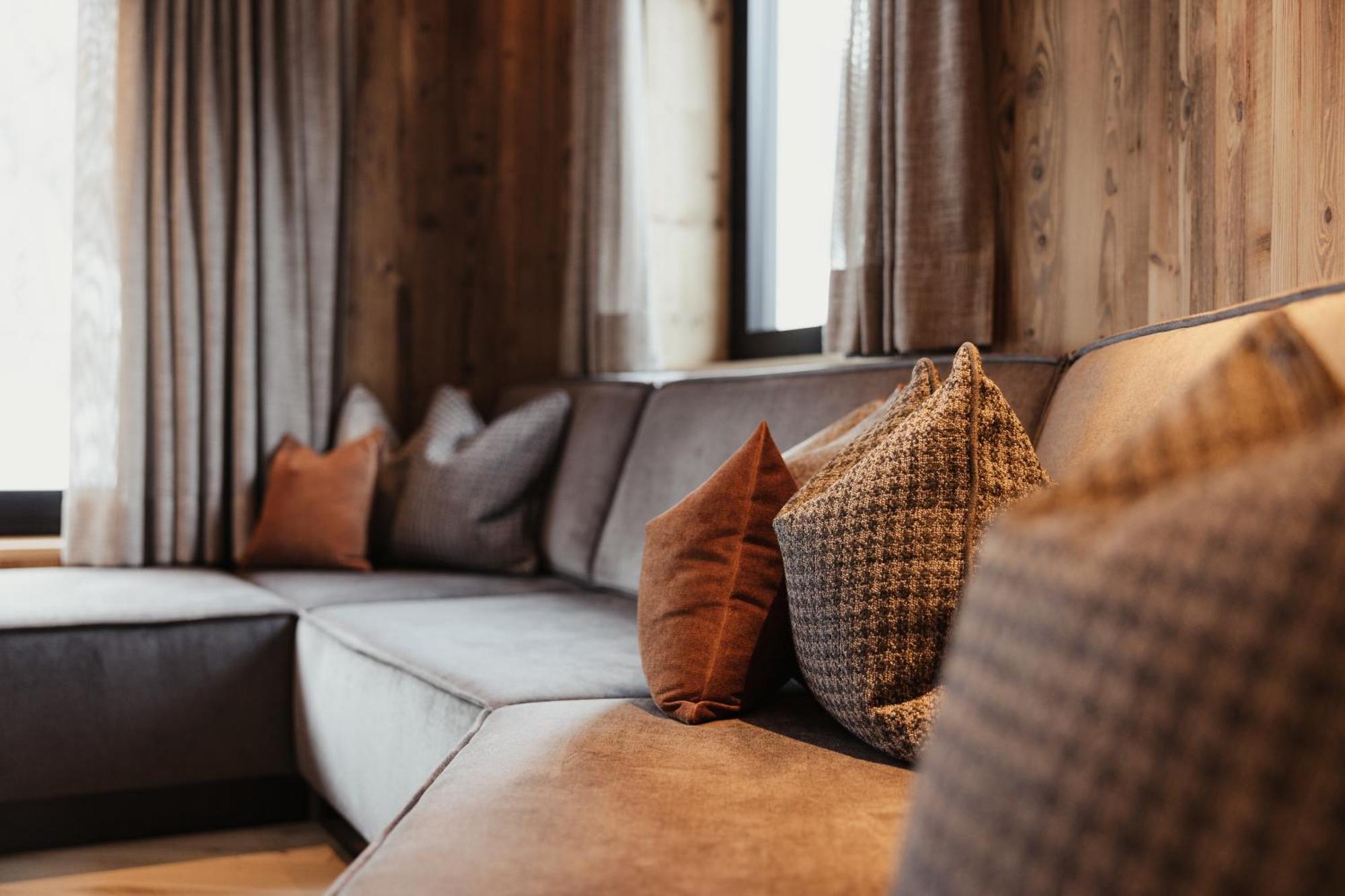 Luxury Chalet Mile Urtijëi Buitenkant foto