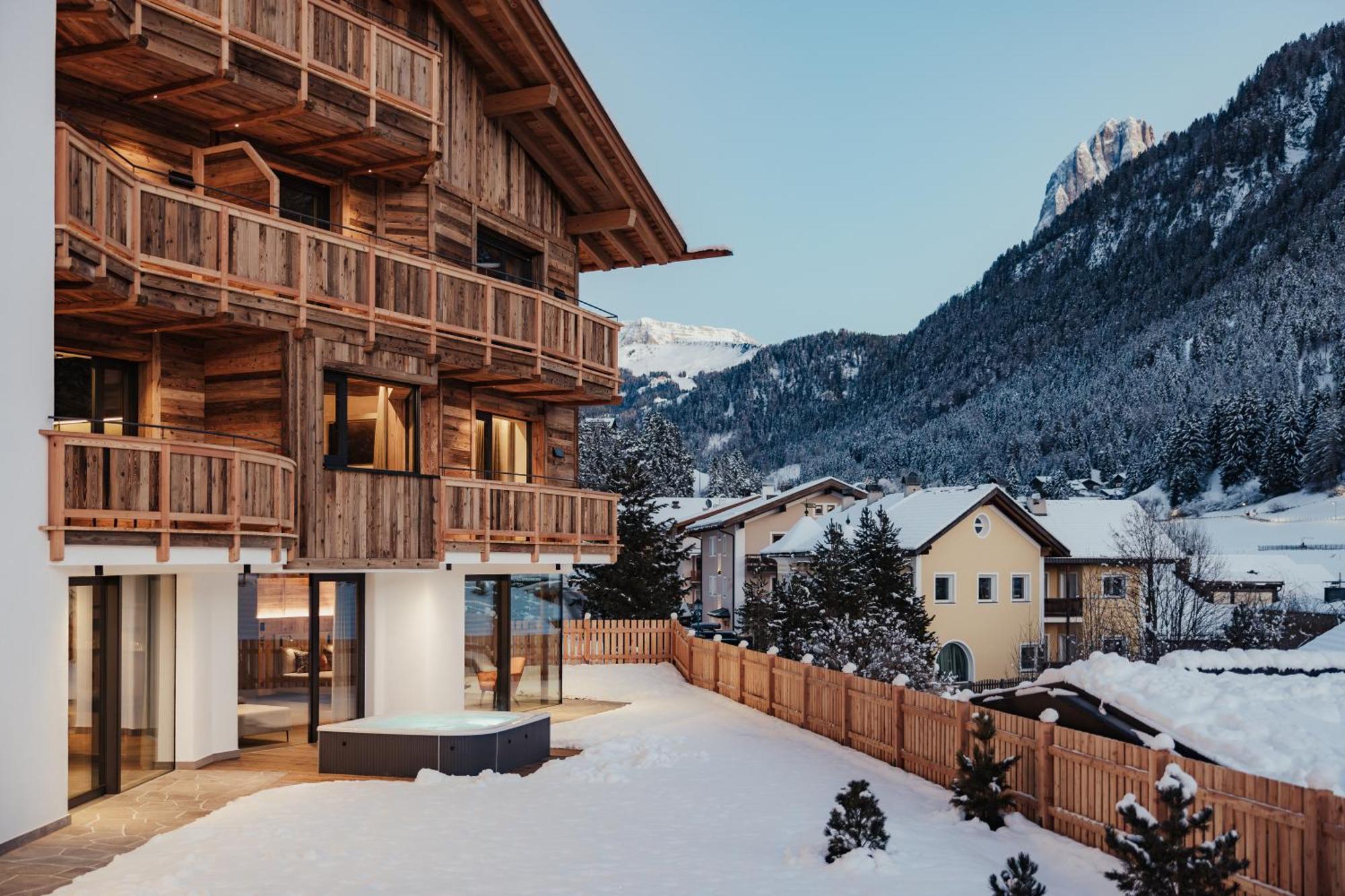Luxury Chalet Mile Urtijëi Buitenkant foto