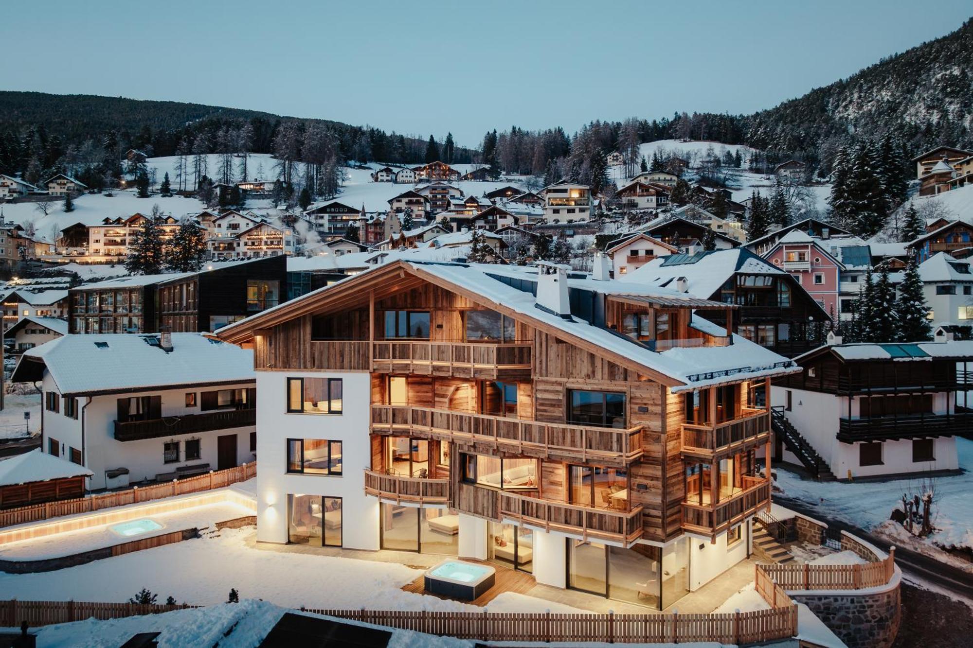 Luxury Chalet Mile Urtijëi Buitenkant foto