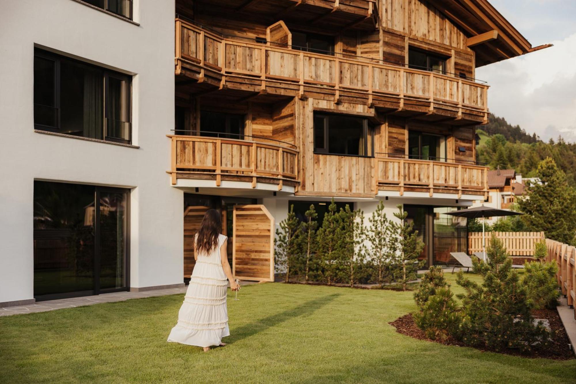 Luxury Chalet Mile Urtijëi Buitenkant foto
