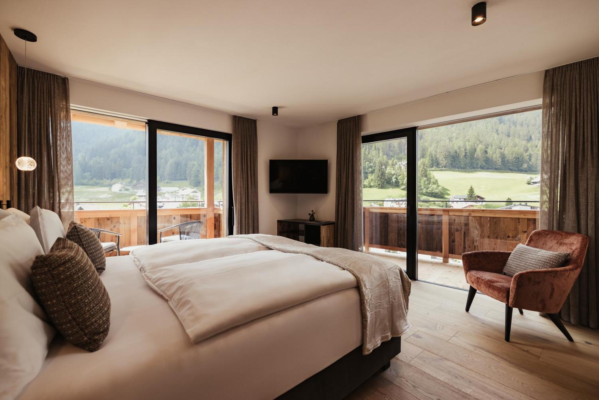 Luxury Chalet Mile Urtijëi Buitenkant foto